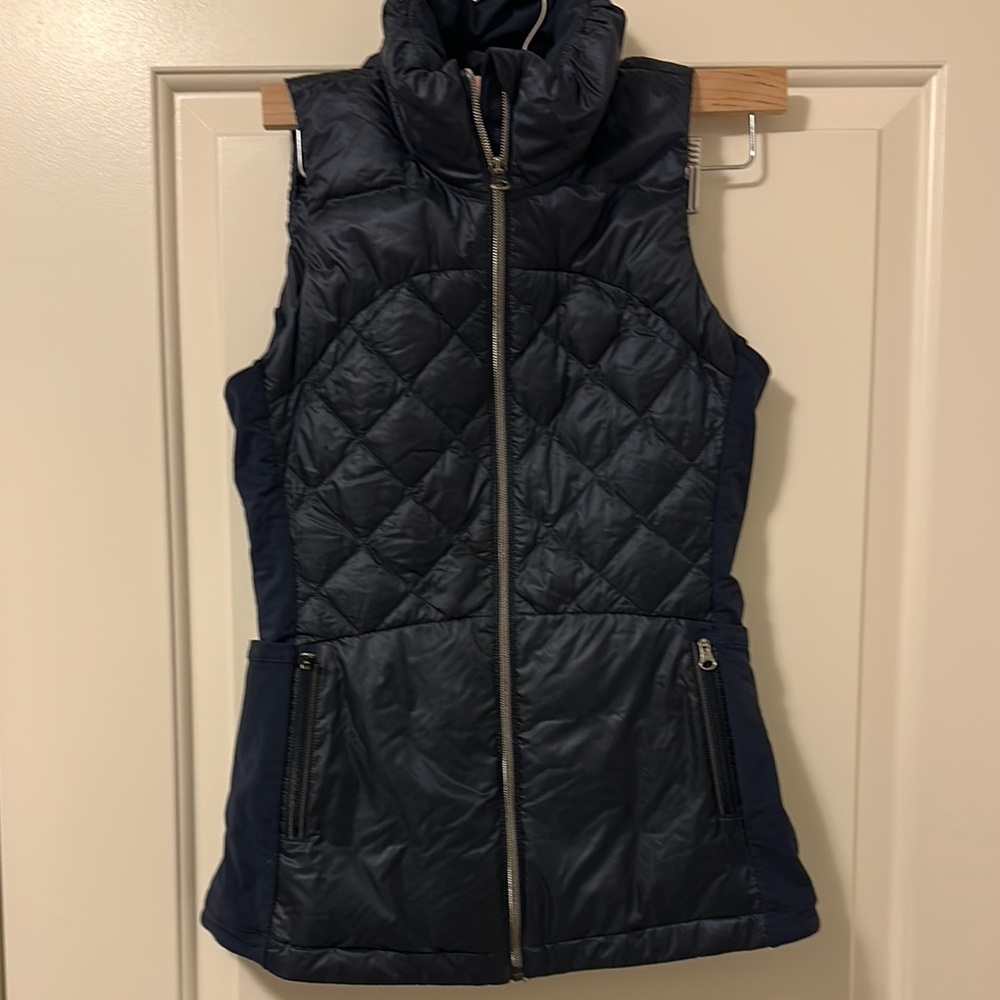Lululemon Blue Quilted Vest Streamlined Design- size US 4